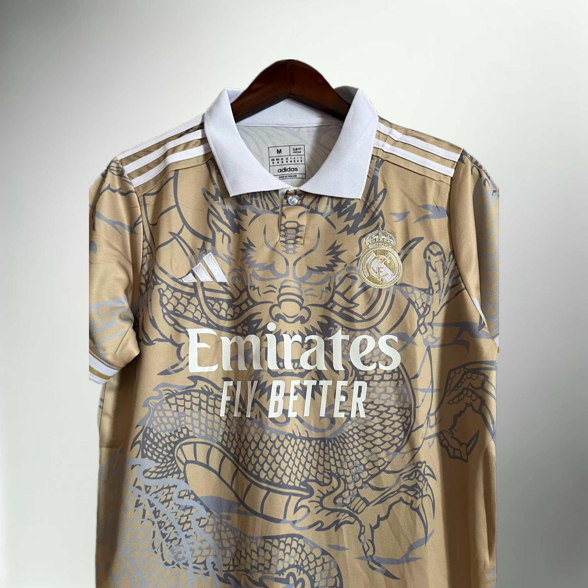 Real Madrid "Dragão Dorado" Special Kit