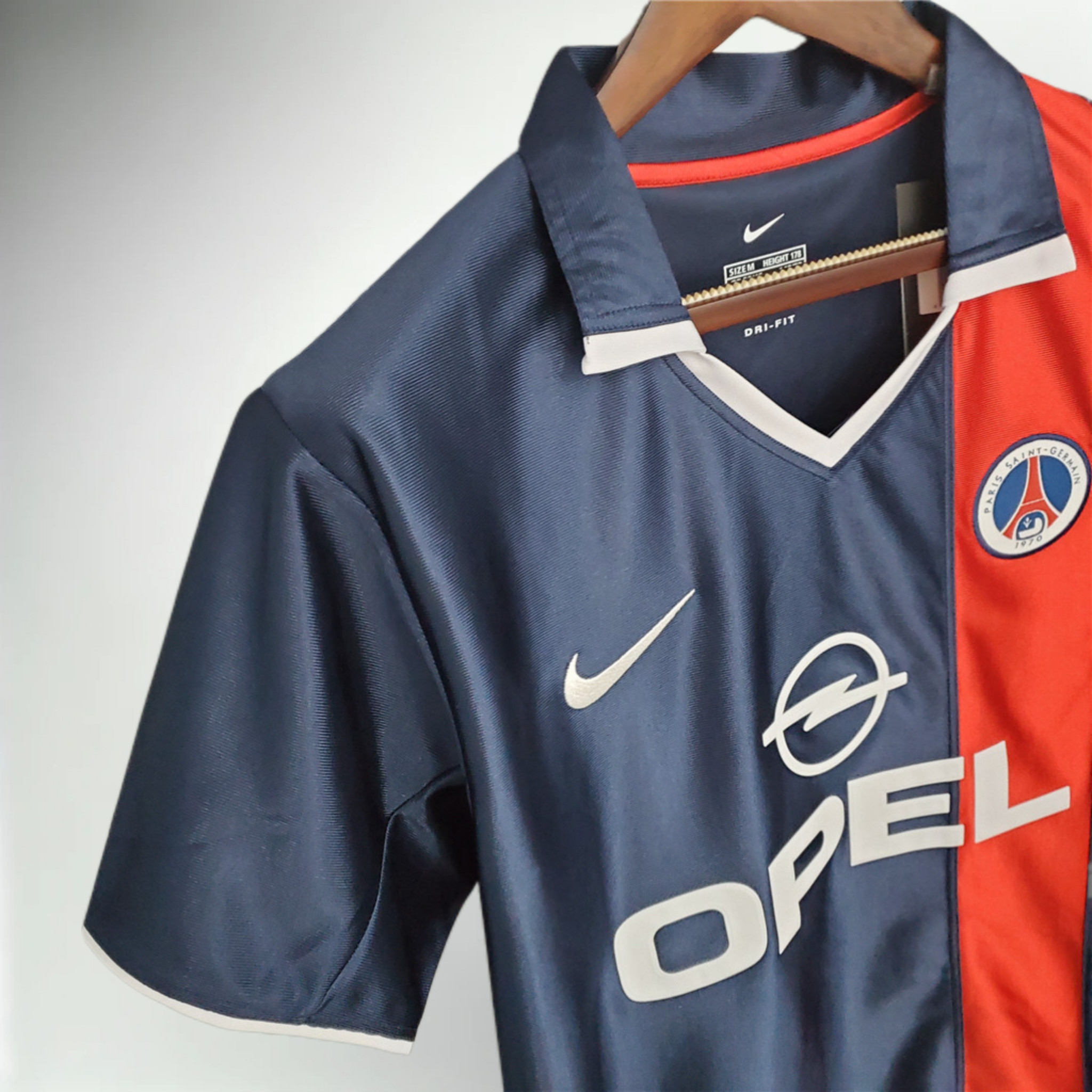 Paris Saint-Germain 2001-2002 Home Kit