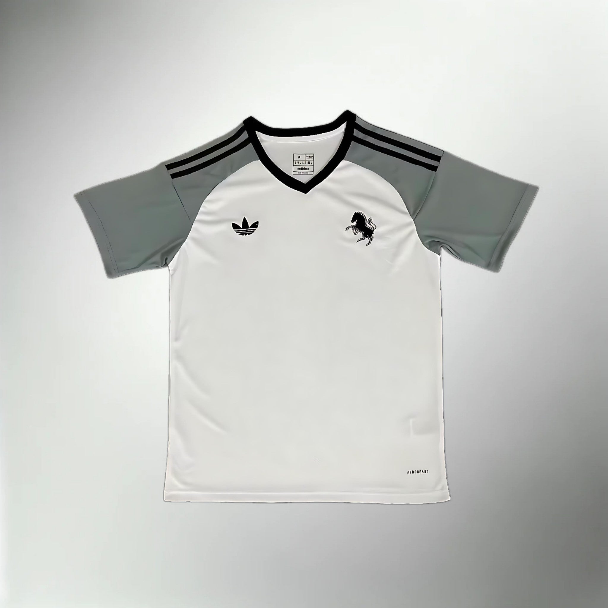 Juventus 2024-2025 Goalkeeper Kit