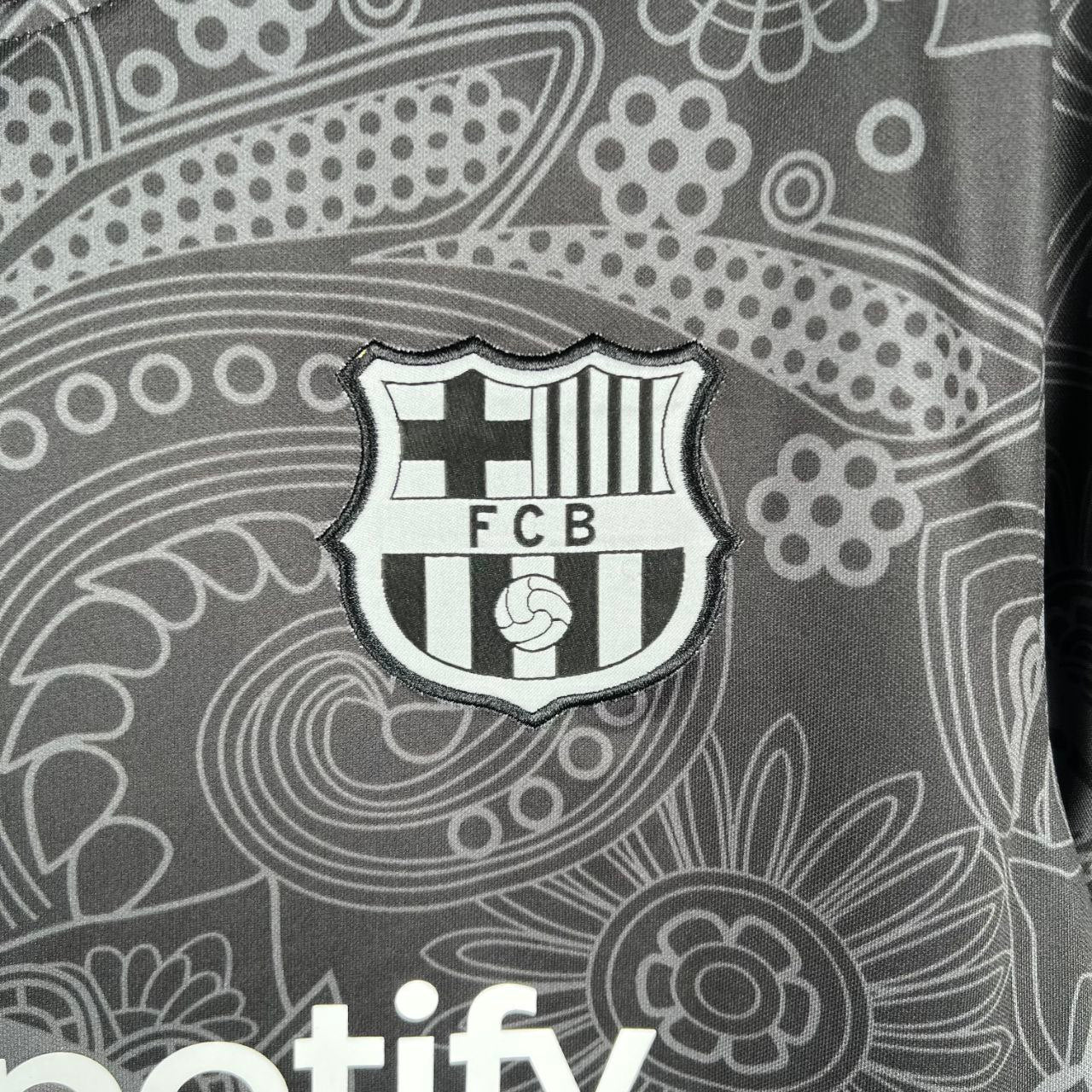 Barcelona "Catalan Oscuro" Special Kit