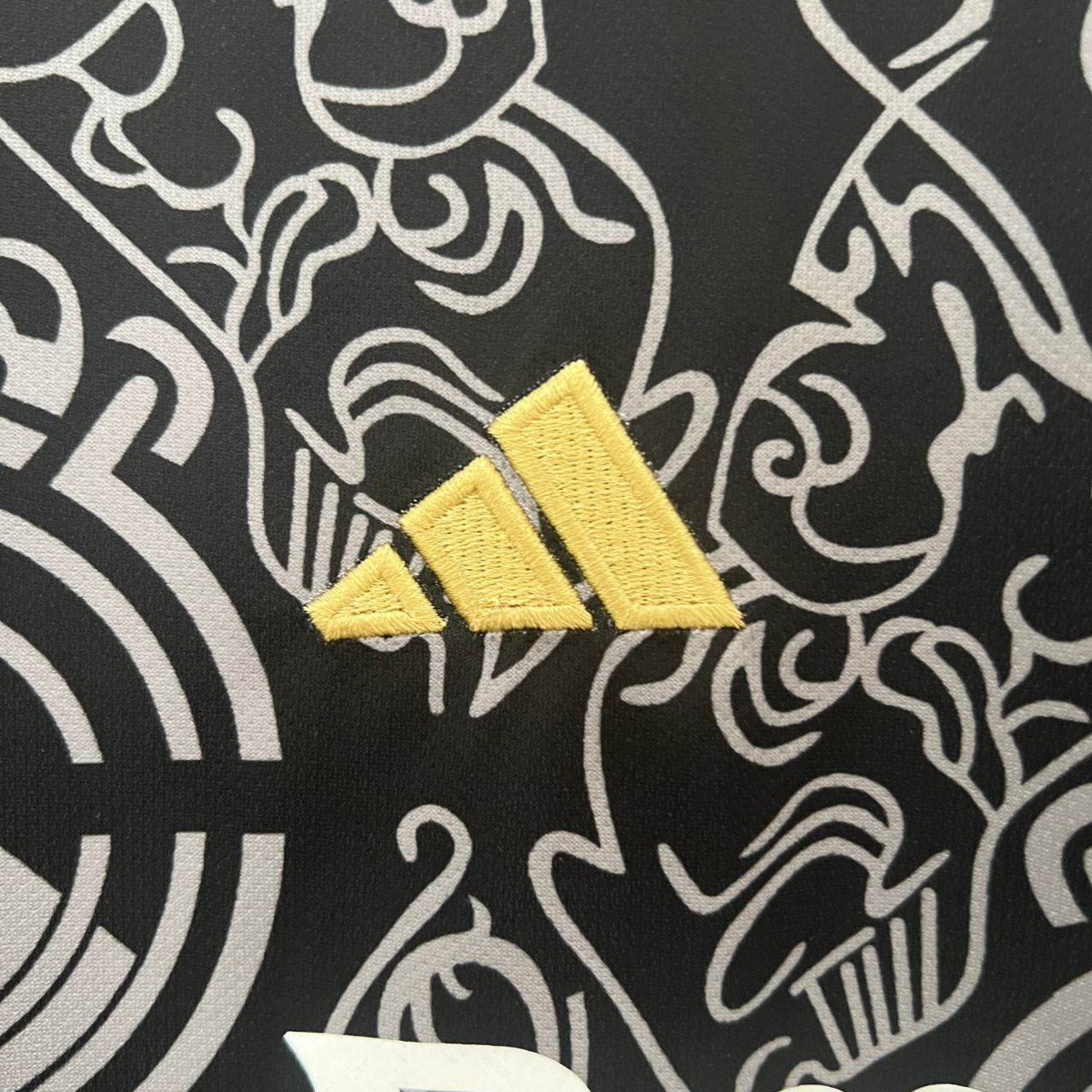 Real Madrid "Herencia Imperial" Special Kit