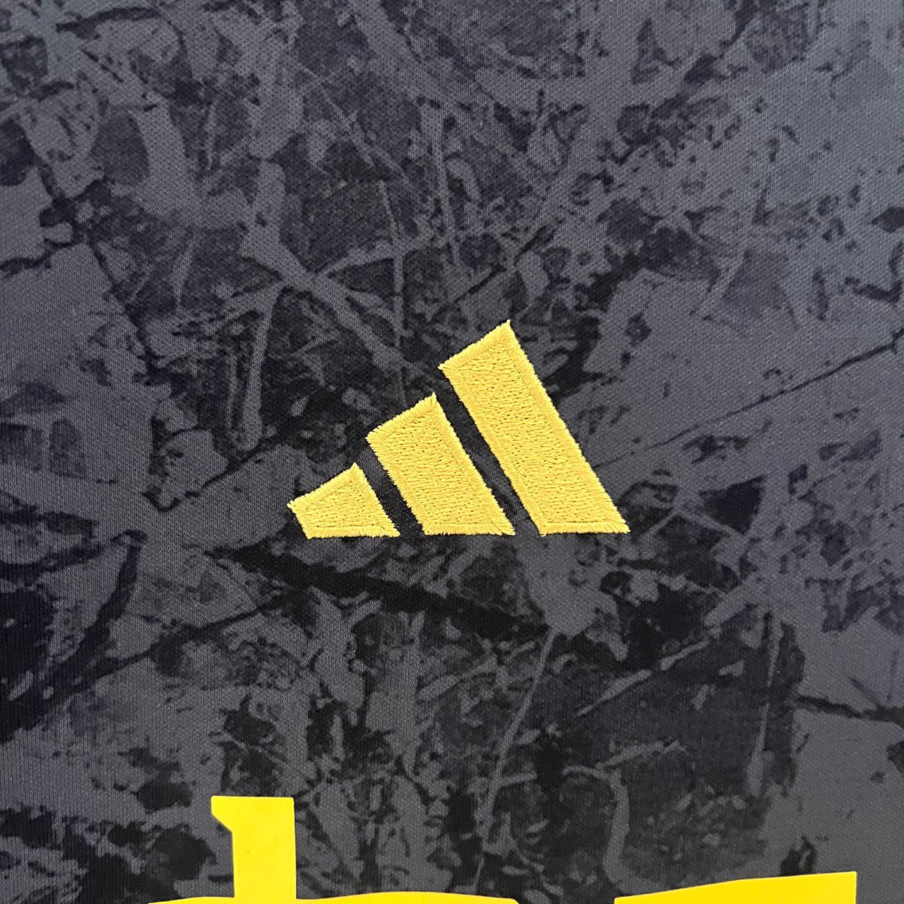 Manchester United "Shadow Strike" Special Kit