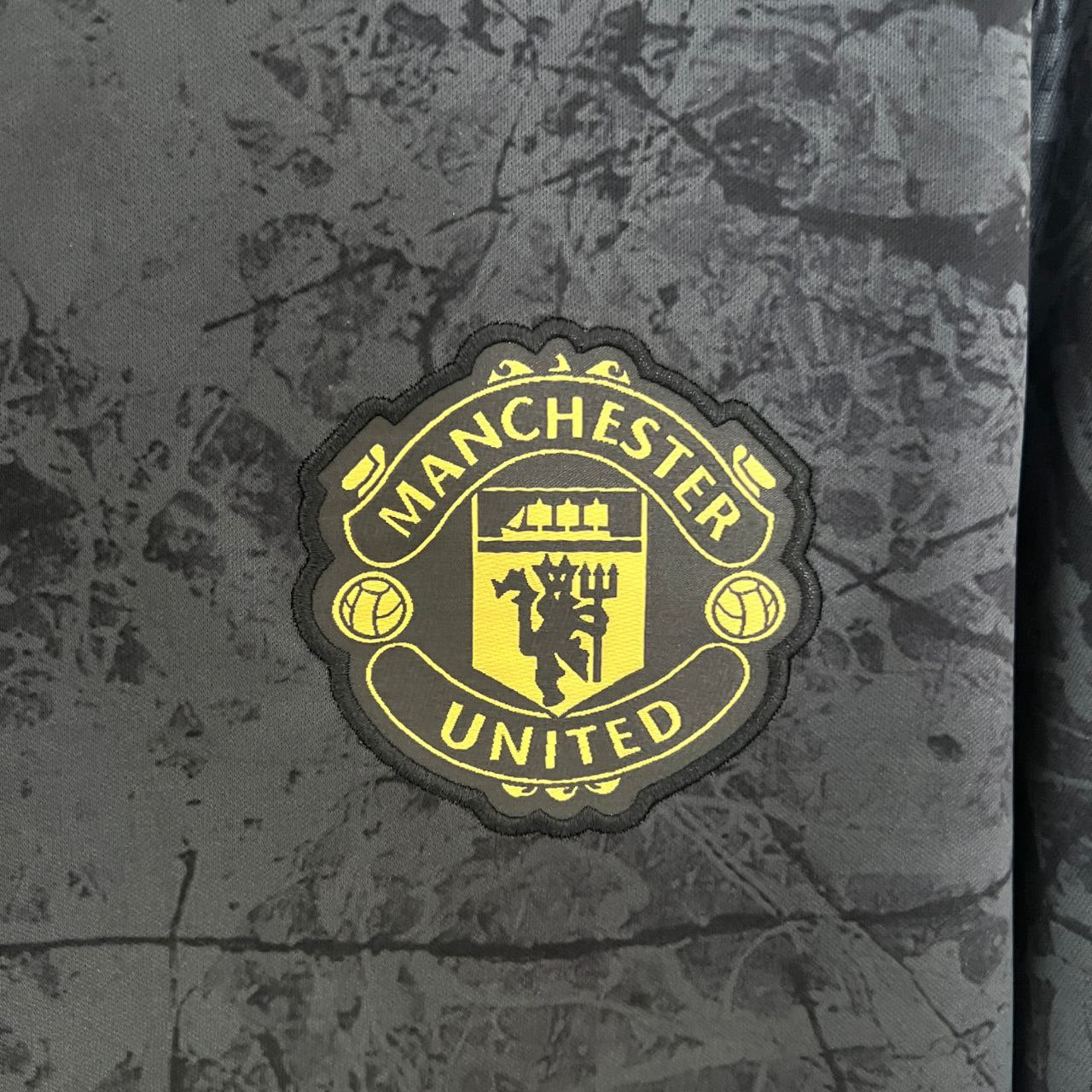 Manchester United "Shadow Strike" Special Kit