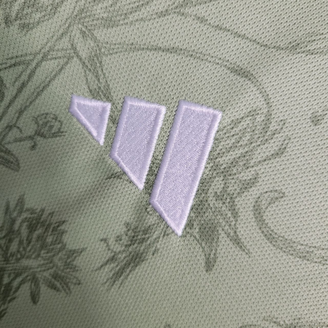 Bayern Munchen "Bavarian Blossom" Special Kit