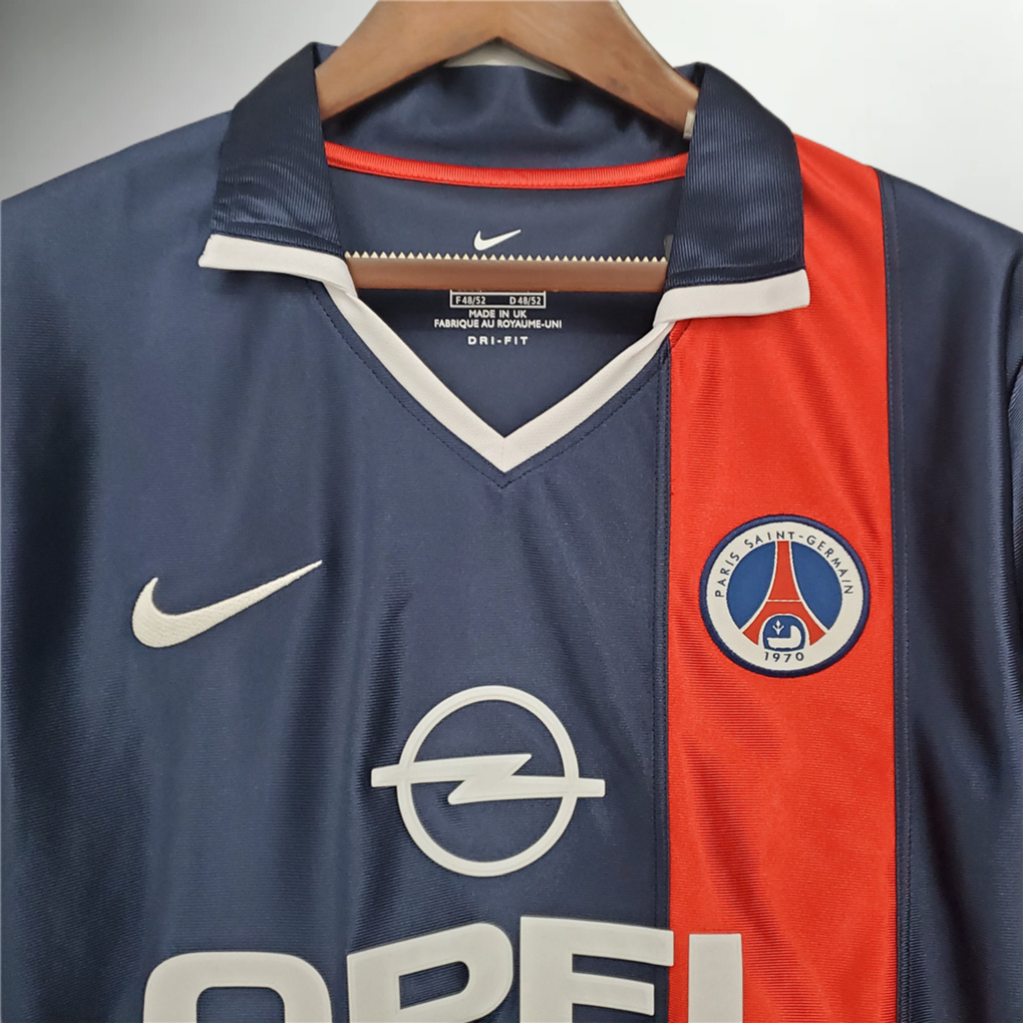 Paris Saint-Germain 2001-2002 Home Kit